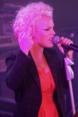 N65786-af001.jpg